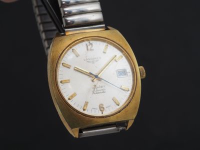 LONGINES Comet Montre de poignet plaquée or. Boitier coussin… - Photo 1