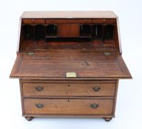 Commode formant scriban en bois naturel ouvrant en façade à … (photo 3)