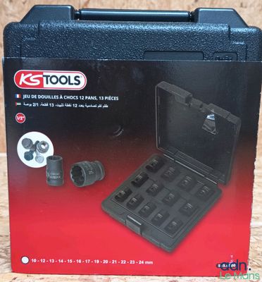une boîte contenant des outils posée sur une table