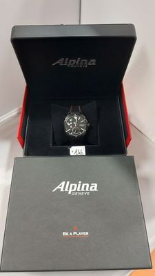 une image représentant une boîte contenant une montre