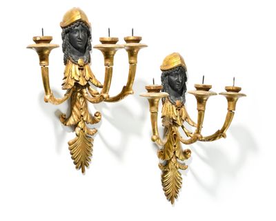 paire d'appliques murales anciennes en laiton, ornées d'une tête de femme et de deux bougies