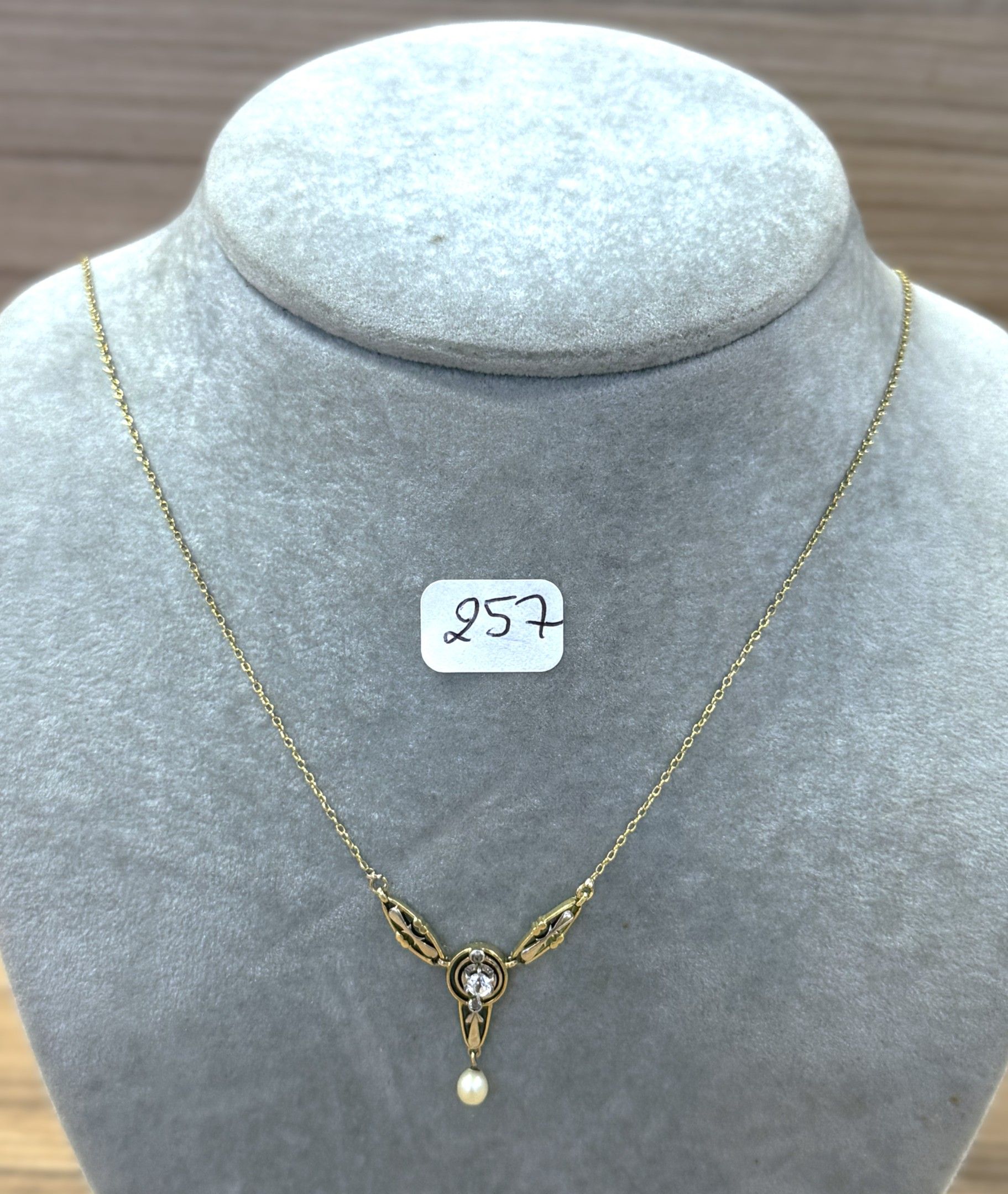 Bijoux & Pierres Précieuses