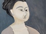 une image représentant un tableau d'une femme en robe grise