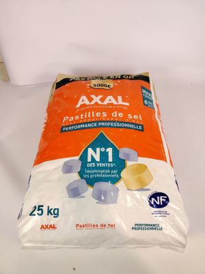une photo d'un sac de provisions posé sur une table