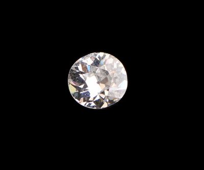 DIAMANT sur papier pesant 0.7 ct, taille ancienne légèrement…