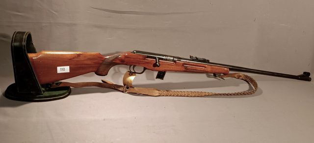 Catégorie B. Carabine semi-automatique REINA modèle 450. Calibre 