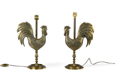 paire de lampes anciennes en laiton représentant des coqs