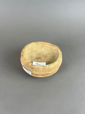 une image représentant un petit bol posé sur une table