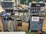 de nombreuses machines regroupées dans une même pièce