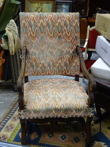 Fauteuil de style Louis XIV garni de velours 