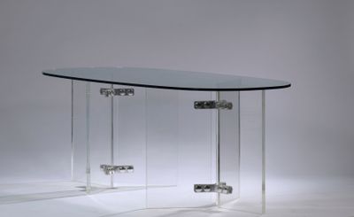 an image of a glass table with a clear top