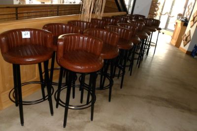 17 chaises hautes skaï et métal - Photo 1