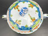 an image of a bowl with a lid on a table