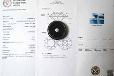 Un diamant de laboratoire, taille rond brillant, d'un poids …