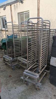 6 échelles à roulettes en inox de différents modèles - Photo 1