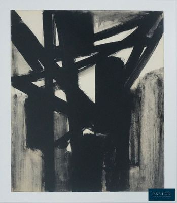 une image représentant une peinture en noir et blanc d'une personne debout devant un bâtiment