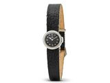 gros plan d'une montre-bracelet sur fond blanc