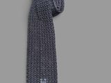 the hill knitted scarf in navy