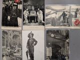plusieurs vieilles photographies en noir et blanc représentant des hommes et des femmes assis à une table