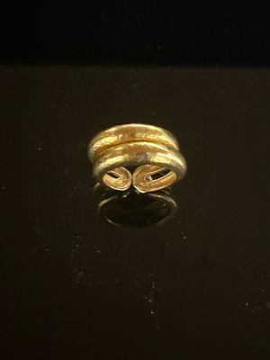 Bague en or jaune 18K dans le goüt de ILIAS LALAOUNIS. - Photo 1