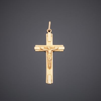 14k yellow gold crucif cross pendant