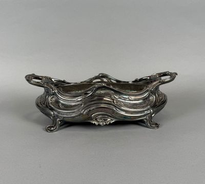 Jardinière en métal argenté de style Louis XV. - Photo 1