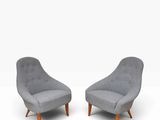 une paire de chaises longues de style « person »