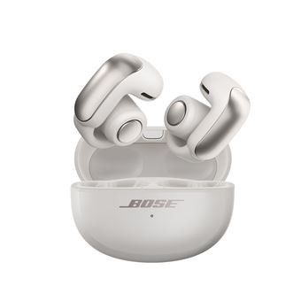 une paire d'écouteurs Bluetooth Bose empilés l'un sur l'autre