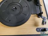 a picture of a turntable with a record player attached to it