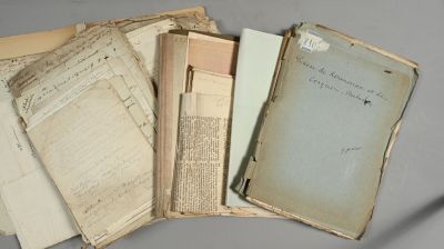 ARCHIVES DIVERSES. Un carton contenant de nombreux documents…