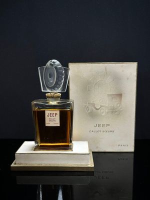 CALLOT SOEURS, Paris «Jeep» (c.1940), flacon en verre incolo…
