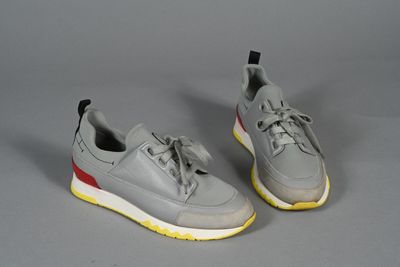 HERMES PARIS. Paire de sneakers basse homme, en néoprène et …