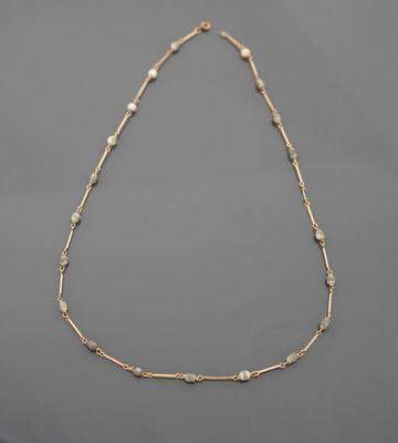 Collier en or jaune 18K 750 millièmes à maille rectangulaire…