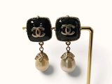 chanel earrings with pearls and black onyx