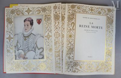 un livre ouvert sur lequel figure l'image d'une femme en robe