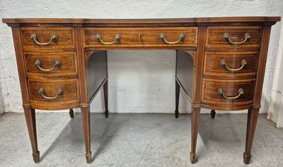 Bureau anglais en placage bois à deux caissons