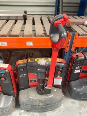 a lot of different tools that are sitting on a pallet
