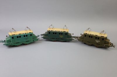 HORNBY « O » : Trois motrices électrique type PO SNCF - vert…