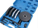 une image représentant un ensemble d'outils dans un coffret bleu