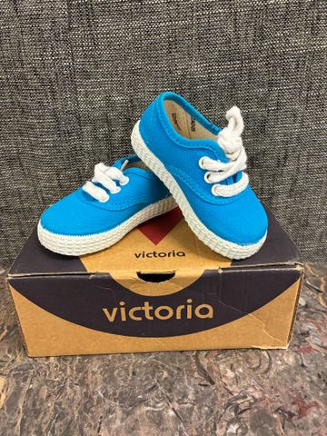 VICTORIA : basket bébé taille 18