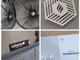 quatre images différentes représentant un vélo, un panier et des cartes