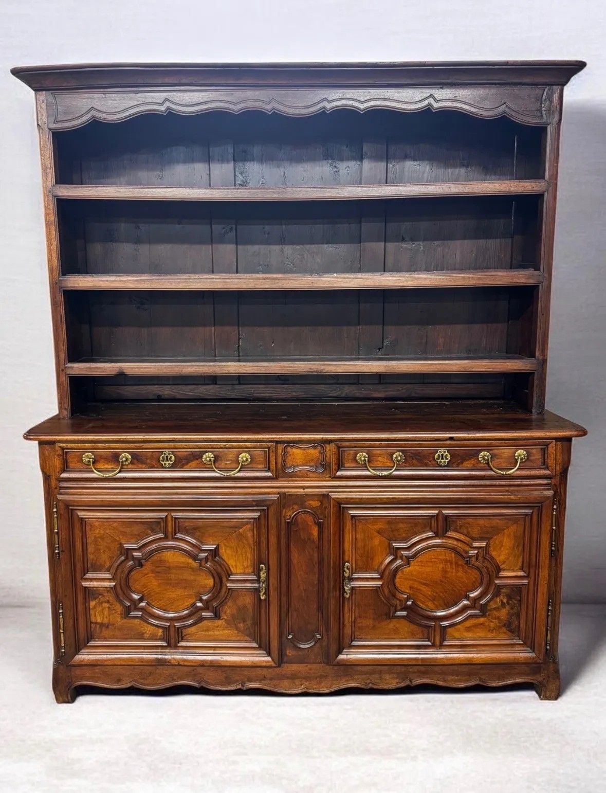 Grand vaisselier/buffet de type lorrain deux corps en chène …