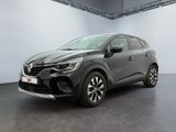 le nouveau renault c - cross suv est présenté dans un showroom