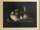 tableau représentant une nature morte avec un bol de pommes et un vase