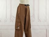 pantalon cargo marron sur mannequin mannequin mannequin mannequin mannequin mannequin mannequin mannequin mannequin mannequin mann