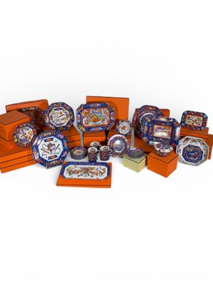 HERMES. Service de table modèle "Pierres d'Orient" en porcel… - Photo 1