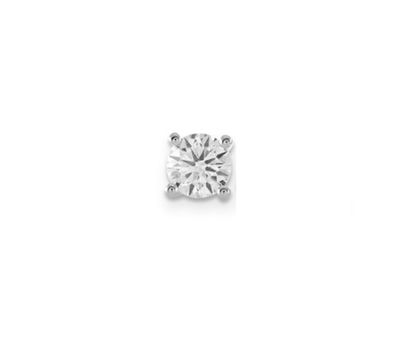 une paire de boucles d'oreilles en diamant sur fond blanc