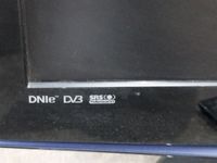 Une télévision de marque SAMSUNG avec sa telecomande. (photo 3)