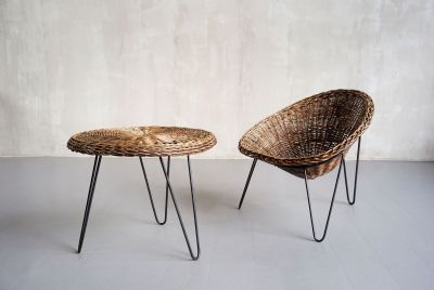 ITALIE. Fauteuil et table en rotin et métal, Roberto Mango.