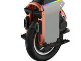 une image d'un scooter électrique conçu pour ressembler à une moto